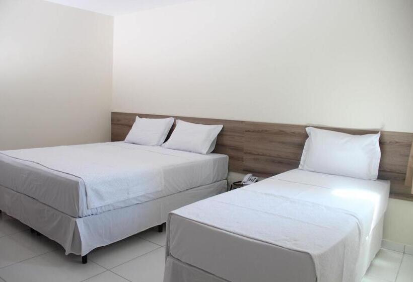 标准三人间, Executive