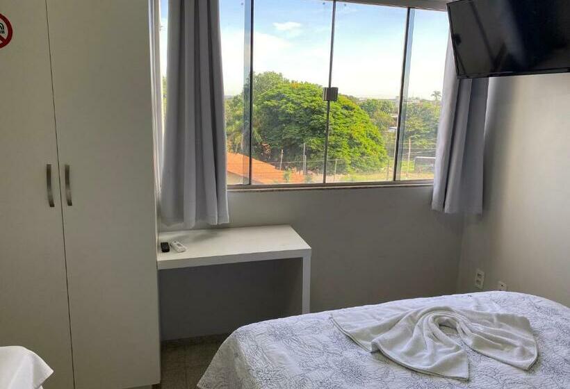 اتاق لوکس سه تخته, Vitrine