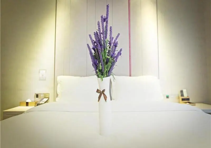 キングサイズベッドのスタンダードルーム, Lavande Hotel Guiyang Flower Orchard Fortune Plaza