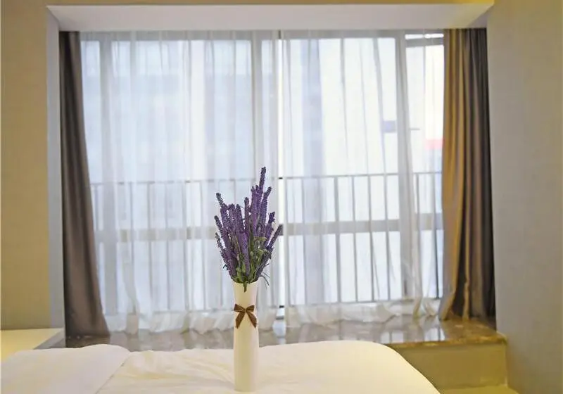キングサイズベッドのスタンダードルーム, Lavande Hotel Guiyang Flower Orchard Fortune Plaza