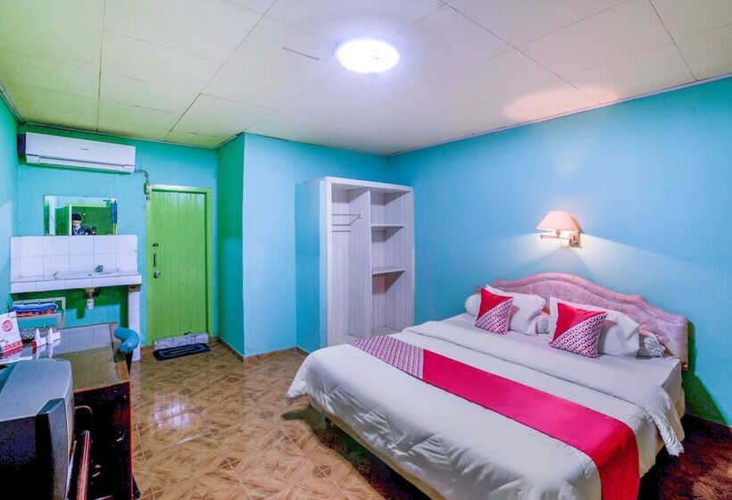 디럭스 룸, Reddoorz Syariah At Hotel Matahari 2