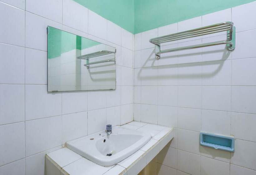 디럭스 룸, Reddoorz Syariah At Hotel Matahari 2