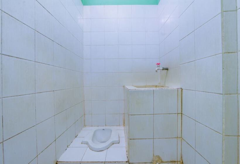 스탠다드 룸, Reddoorz Syariah At Hotel Matahari 2