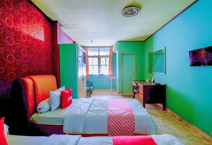 스탠다드 룸, Reddoorz Syariah At Hotel Matahari 2