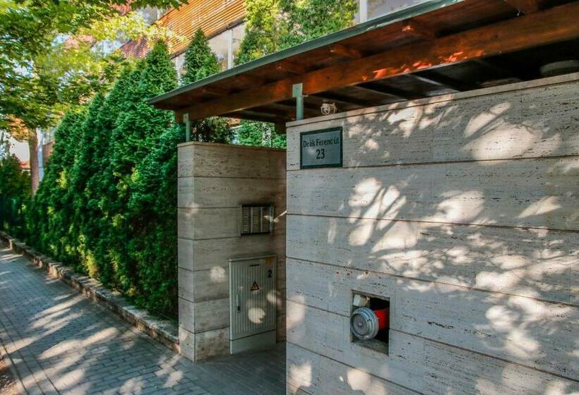 דירה בת חדר שינה 1 עם מרפסת, The Bluedeck Wellness Apartment