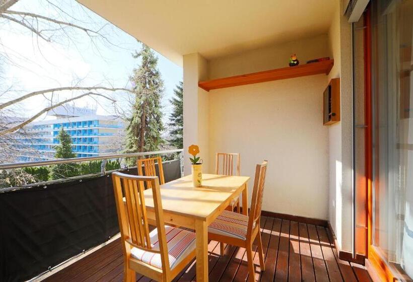 דירה בת חדר שינה 1 עם מרפסת, The Bluedeck Wellness Apartment