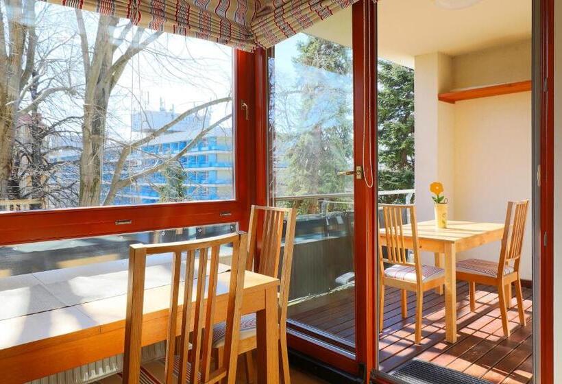 דירה בת חדר שינה 1 עם מרפסת, The Bluedeck Wellness Apartment