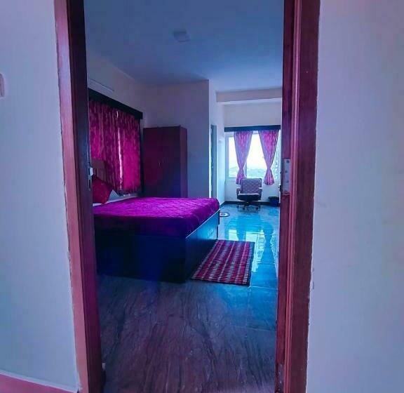 اتاق استاندارد با چشمانداز کوهستان, Le Charmin