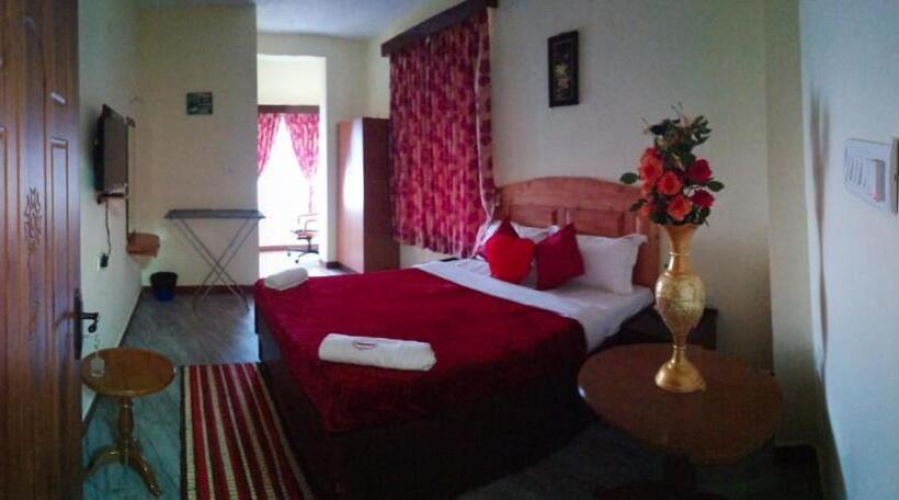 اتاق استاندارد با چشمانداز کوهستان, Le Charmin