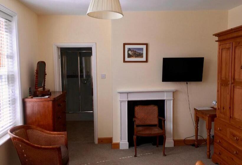 غرفة ديلوكس, The White Lady