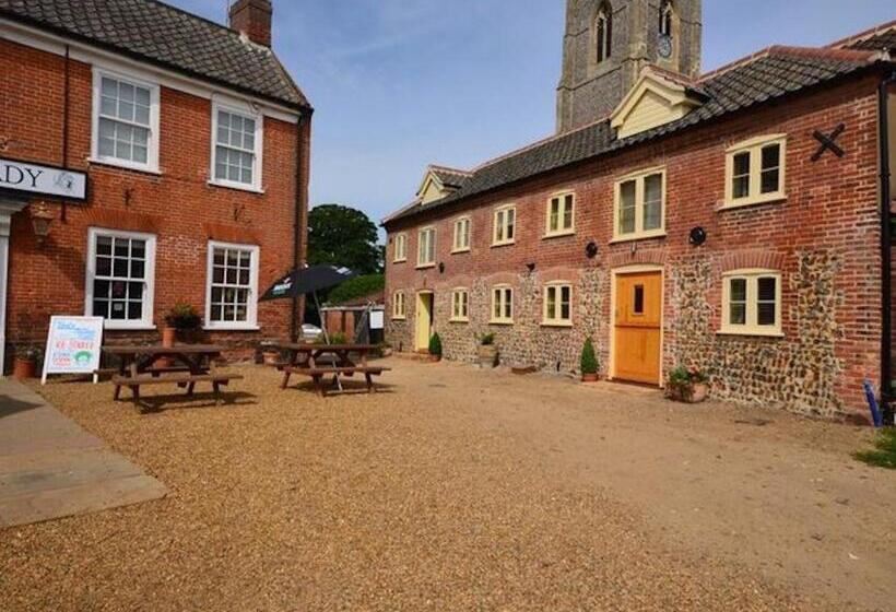 منزل غرفتين نوم, The White Lady