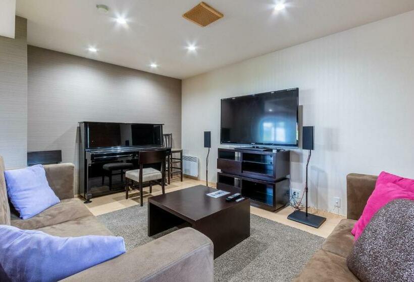 Casa 1 Dormitori, Cisco Moon