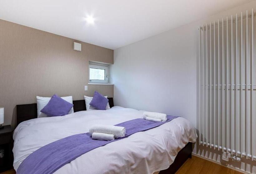 Apartament 2 Dormitoris, Cisco Moon