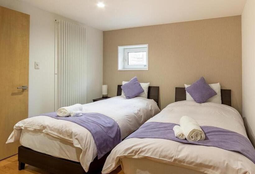 Apartament 2 Dormitoris, Cisco Moon