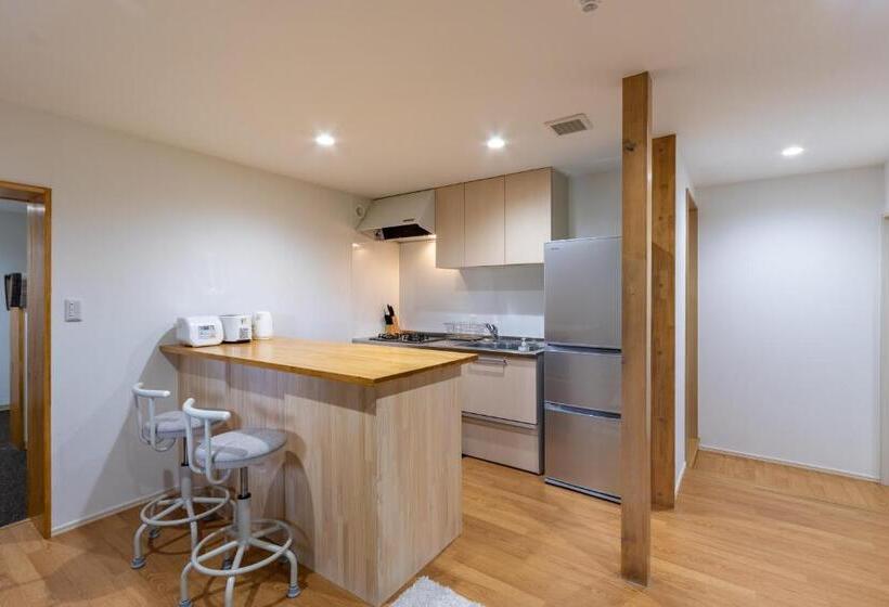 Apartament 2 Dormitoris, Cisco Moon