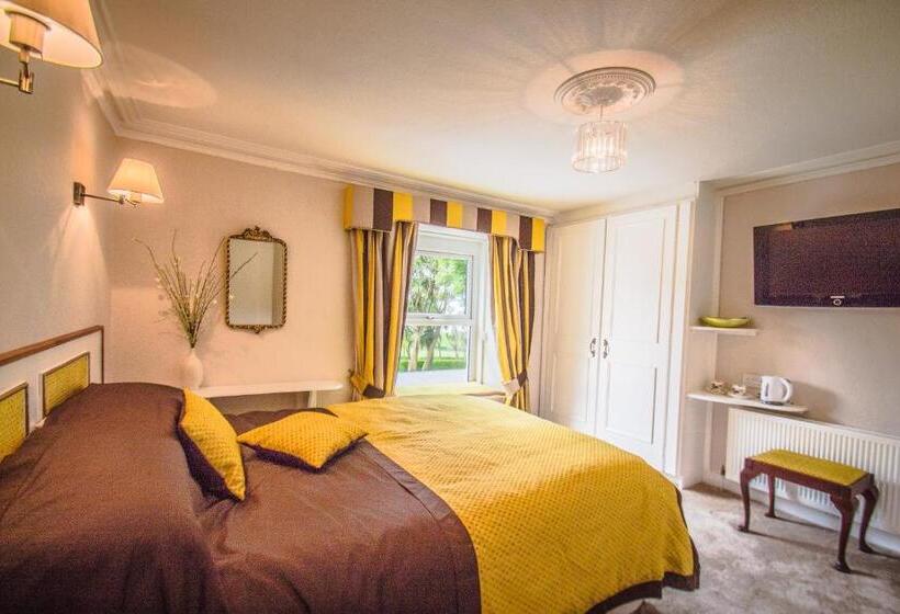 غرفة قياسية مطلّة علي البحر, Altahammond House