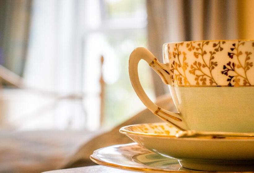 غرفة قياسية مطلّة علي البحر, Altahammond House