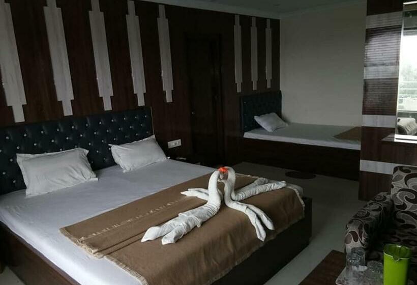 חדר אקזקיוטיב לשלושה, Ditto Room Hotel Jairam Hitide New Digha