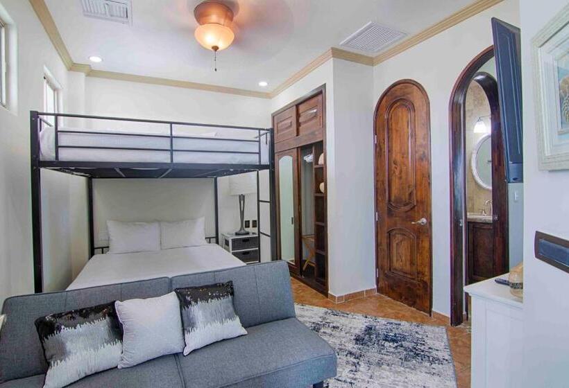 Апартаменты 3 Спальни, Esmeralda Beach Resort