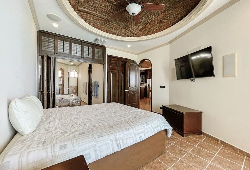 Апартаменты Comfort 2 Спальни, Esmeralda Beach Resort