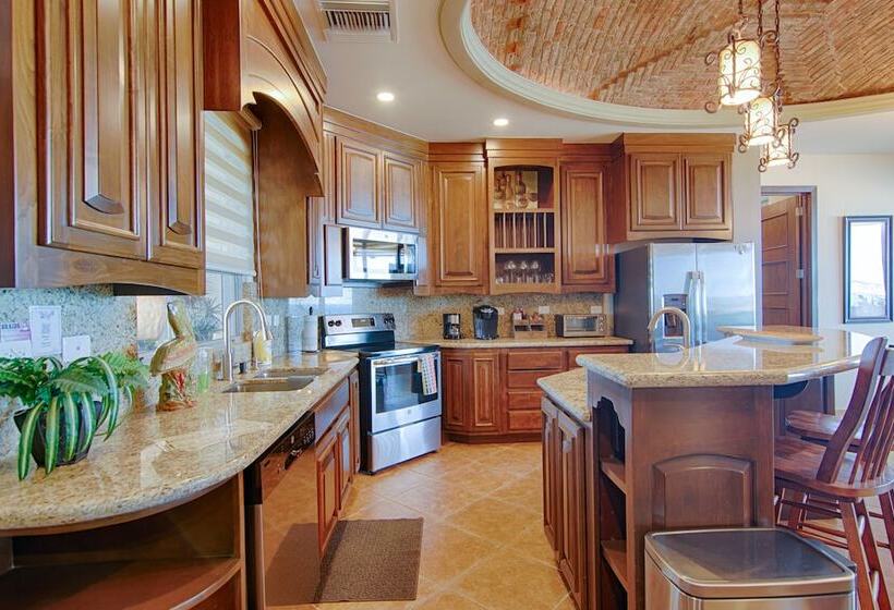 Люкс Deluxe 2 Спальни, Esmeralda Beach Resort