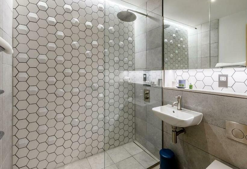 Номер Superior, Feldon Valley