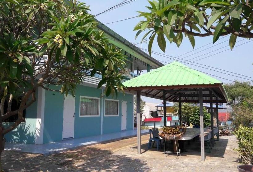 דירת חדר נוף לים, Rimtalay Resort Koh Si Chang