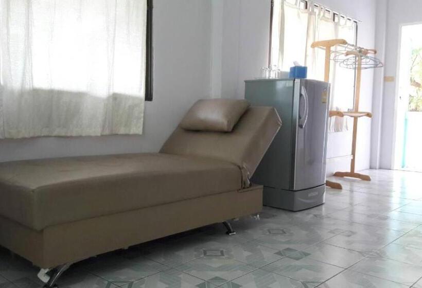 דירת חדר נוף לים, Rimtalay Resort Koh Si Chang