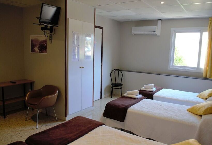 Семейный Номер, Guilleumes Montserrat