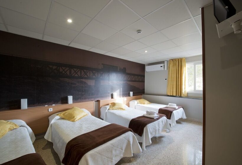 Семейный Номер, Guilleumes Montserrat