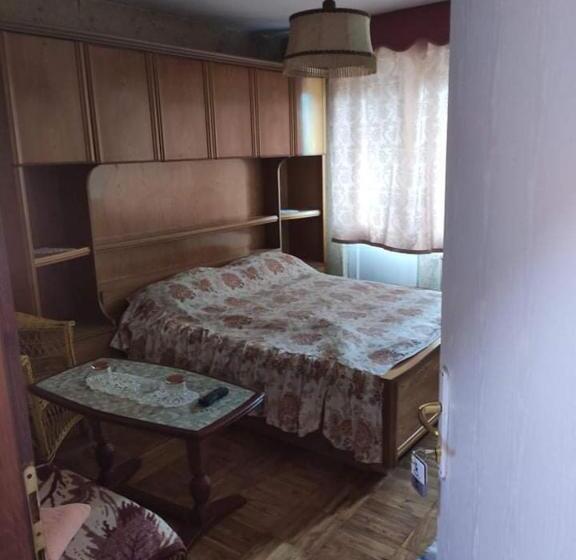 اتاق استاندارد با سرویس بهداشتی مشترک, Apartmani Mejdan