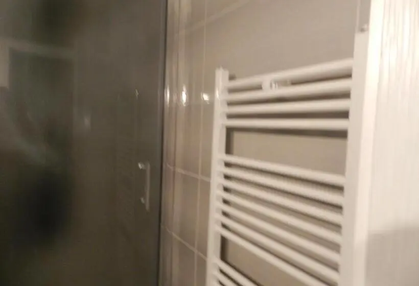 اتاق استاندارد با سرویس بهداشتی مشترک, Apartmani Mejdan