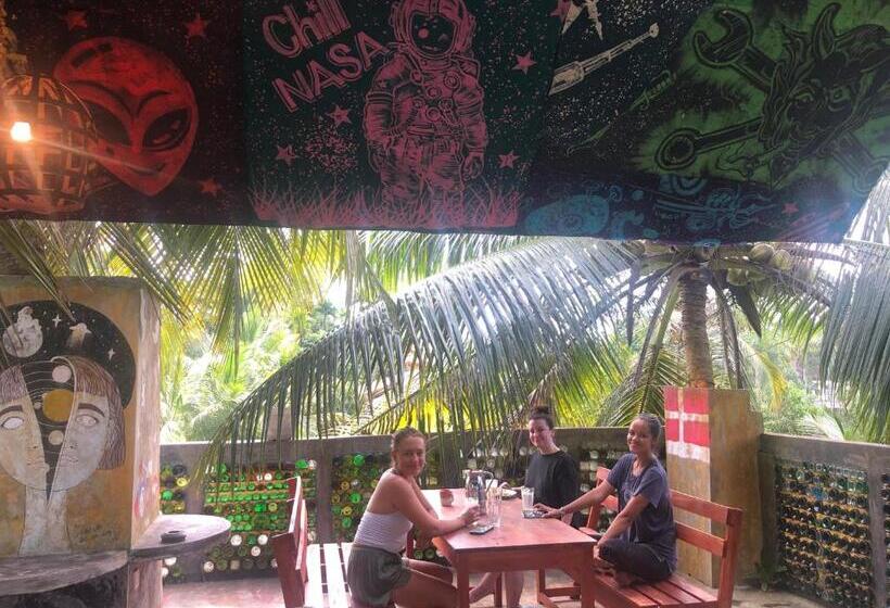 Pokój Ekonomiczny Jednoosobowy, Chill Nasa