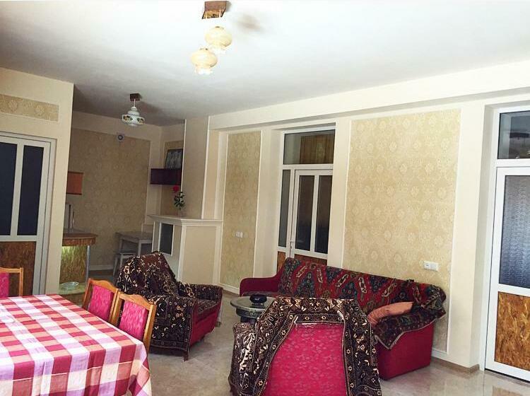 اتاق استاندارد یک نفره, Hayq Guest House