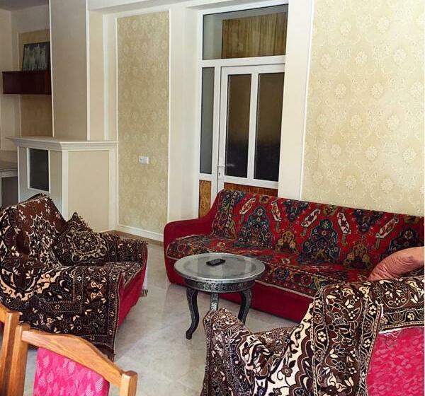 اتاق استاندارد یک نفره, Hayq Guest House