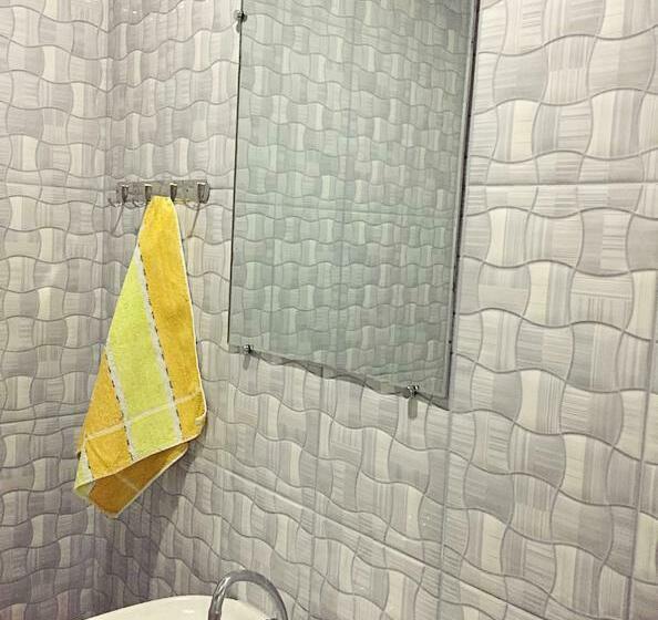 اتاق استاندارد یک نفره, Hayq Guest House