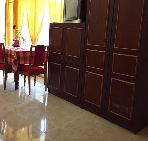 اتاق خانوادگی, Hayq Guest House