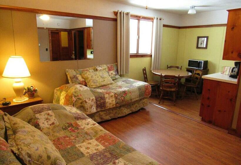 جناح عائلي, Carlson S Lodge