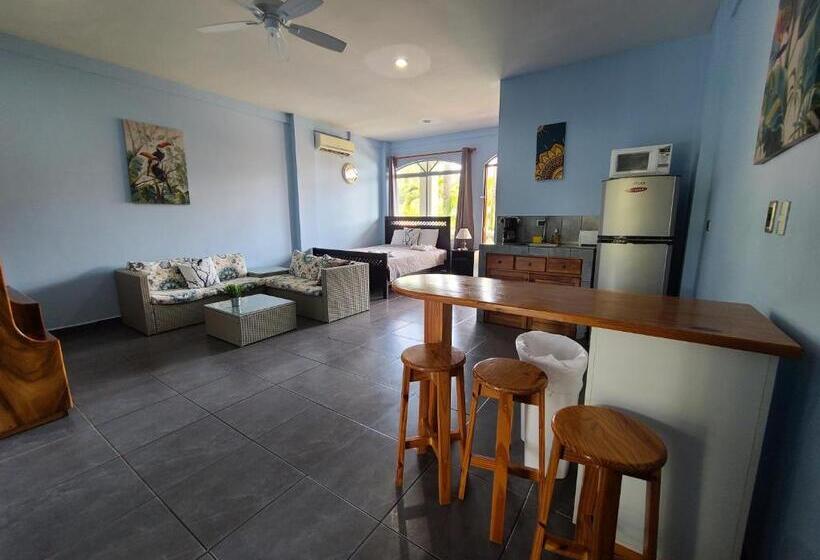 Люкс Повышенной Комфортности, Hermosa Beach House