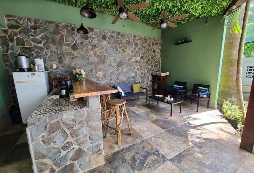 جناح مطلّ علي البحر, Hermosa Beach House