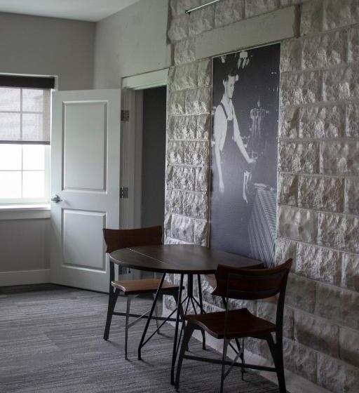 جناح ديلوكس سرير كينج, Millwright