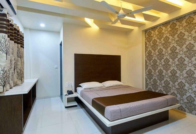 חדר דלוקס, Ramkrishna Inn