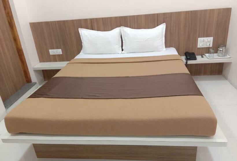 Номер Deluxe, Ramkrishna Inn