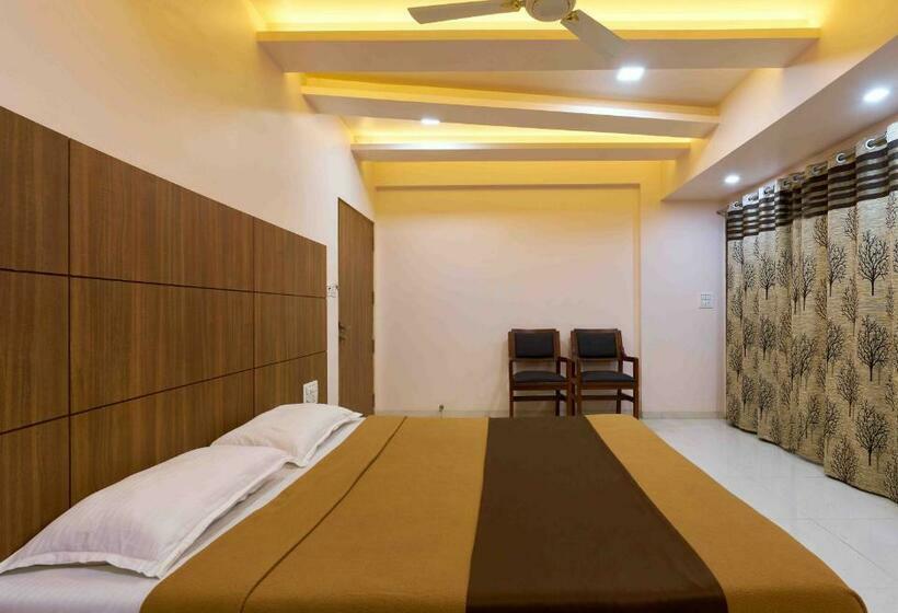 חדר אקזקיוטיב, Ramkrishna Inn