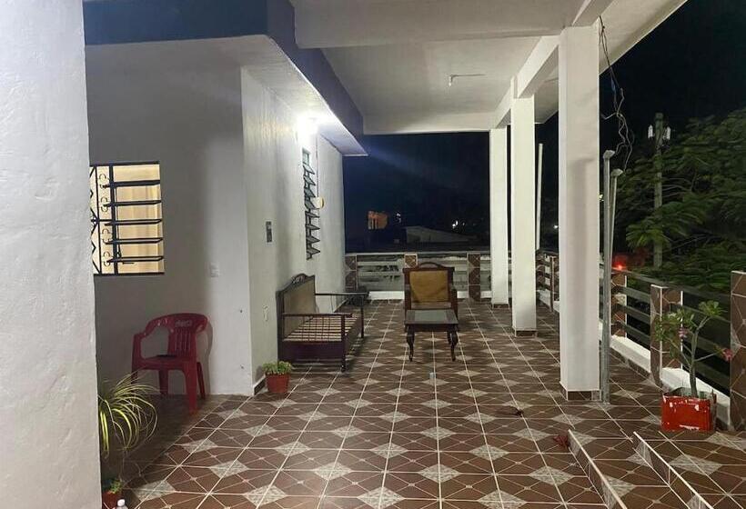 غرفة قياسية, Villa Carmita