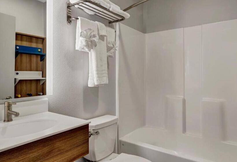 غرفة قياسية سرير كينج, Microtel Inn & Suites By Wyndham George