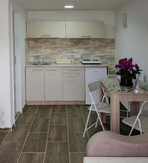 استودیو استاندارد با تخت کینگ, Apartmani Janja