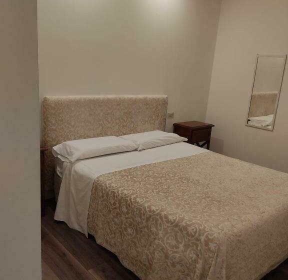 سوییت جونیور با بالکن, Gemini Camere E Suites