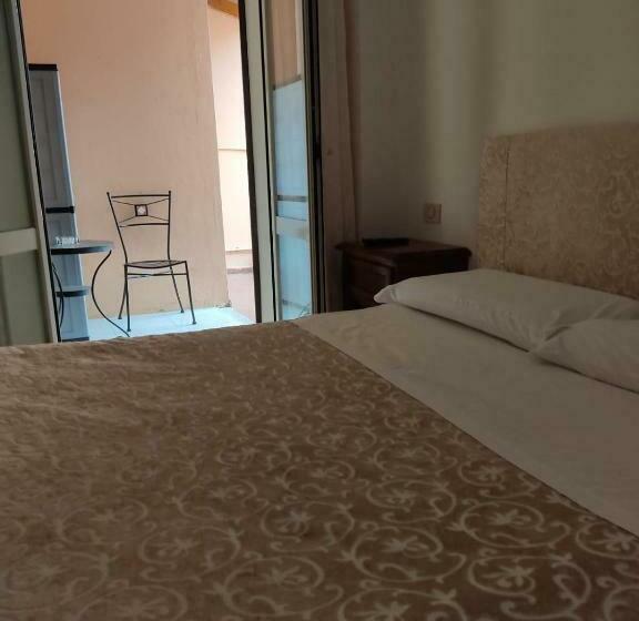 سوییت جونیور با بالکن, Gemini Camere E Suites