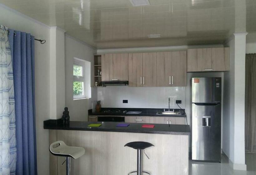 Номер Deluxe Кровать Кинг, Orange House Downtown